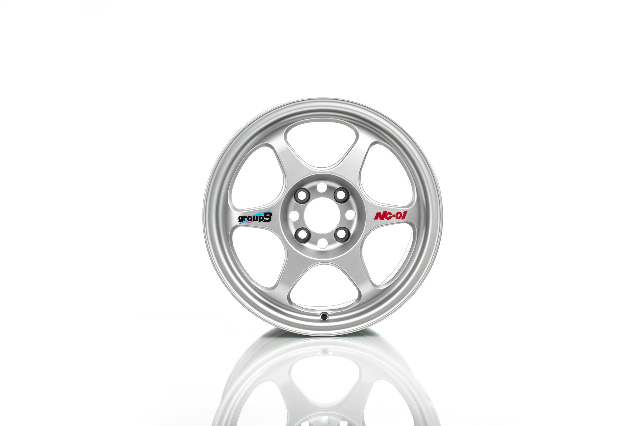 Group B NC-01 15x9J +30 PCD100 2本｜車